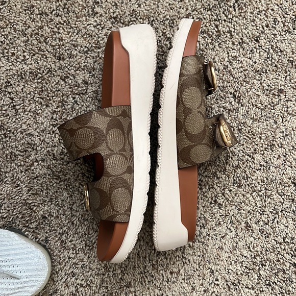 COACH ✨ - Picture 3 of 5